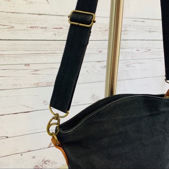 LIZ CLAIBORNE black Canvas eyelet purse - Picture 4 of 7